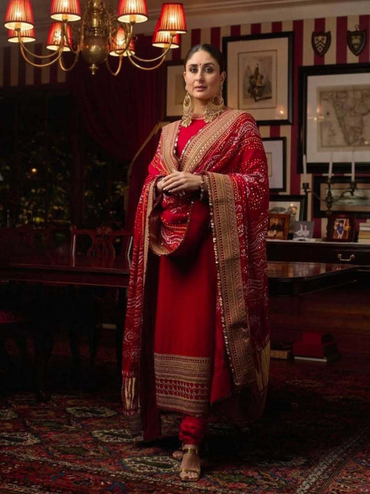 Kareena Kapoor Red Kurti-Pant Set with matching dupatta